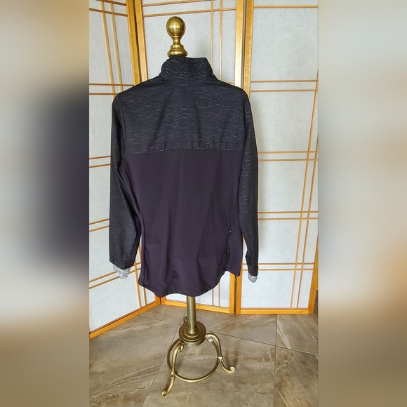 Bundle 5/$30 Adidas Super Nova Running zip up size XL - Picture 3 of 5